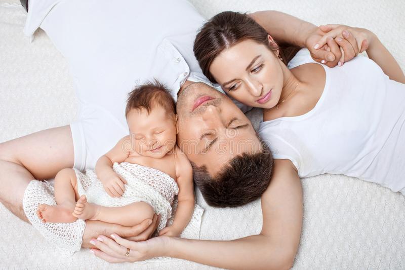 4 Tips How to Keep a Relationship Alive After Having a Baby